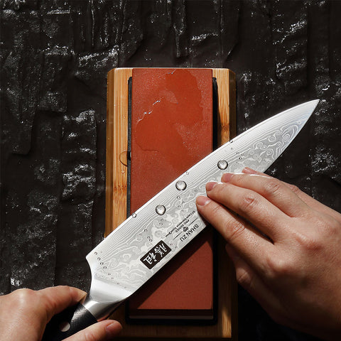 Cómo afilar los cuchillos con una piedra?
